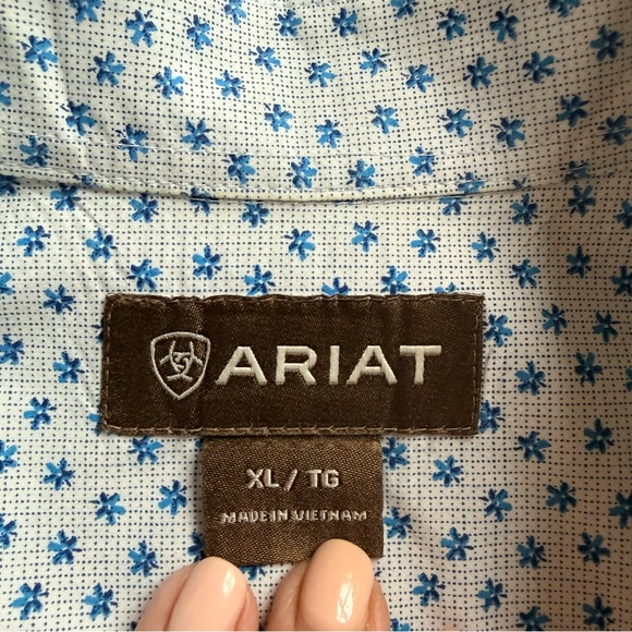 Ariat Men's Light Blue Geometric Button Down Shirt - Picture 2 of 4